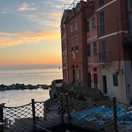 Allo Scalo Dei Mille Riomaggiore